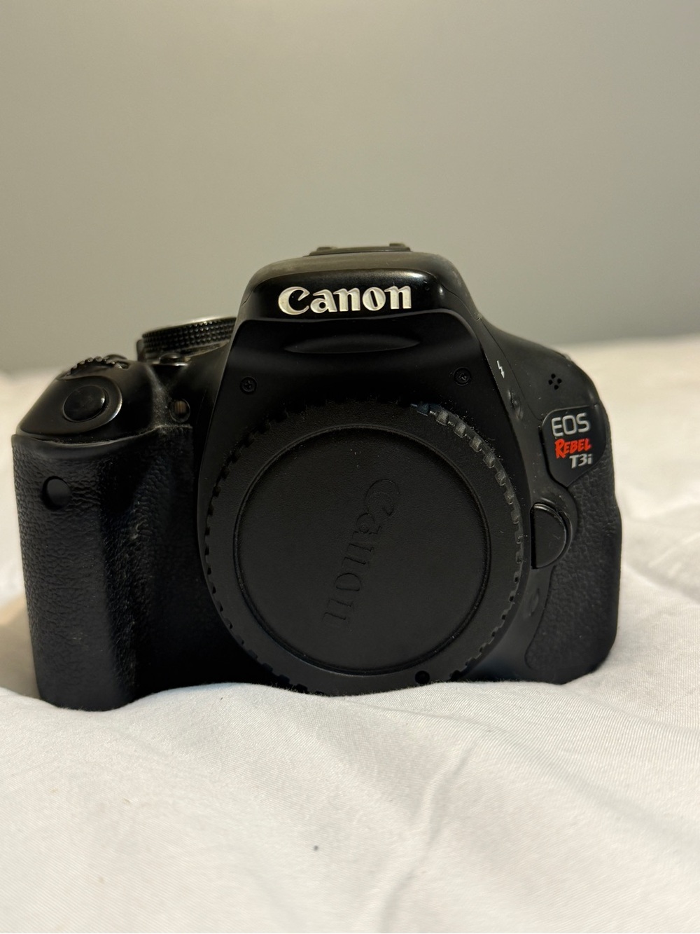 Canon EOS Rebel T3i Digital SLR 18MP 3" Screen Body Only Black